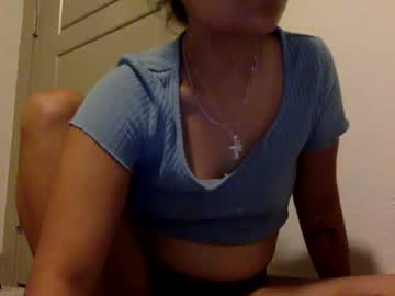 girl
        rleah832 cam image #4869669
