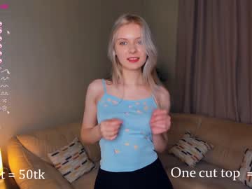 girl
        odeliadearborn cam image #3171469