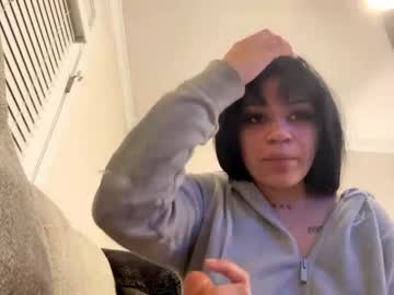 girl
        thatgirl787638 cam image #2743588