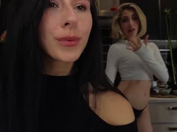 girl
        yononeey cam image #4556986