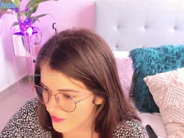 girl
        rebeccastonee cam image #1196380