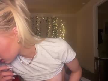 girl
        realjadebri cam image #5445770