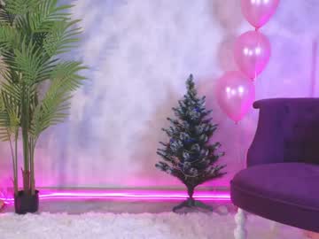 girl
        angelina_new cam image #3245511