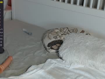 girl
        sweetgirlandbigcock cam image #1557045