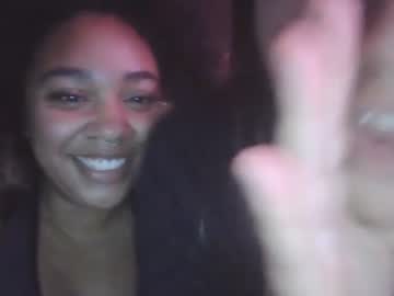 girl
        erickavee21 cam image #2420876