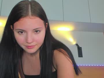 girl
        sweetie_karoline cam image #36346