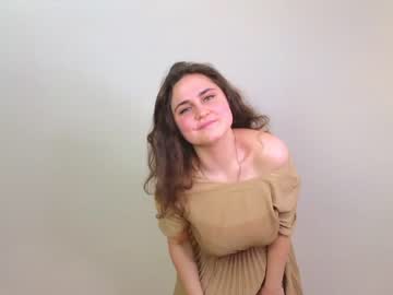 girl
        julianaheaps cam image #3943268