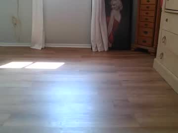 girl
        mewxia3 cam image #2164495