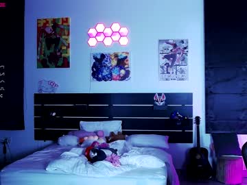 girl
        madnessalise cam image #1850524