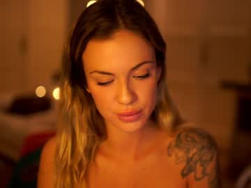girl
        melodymate cam image #4341118