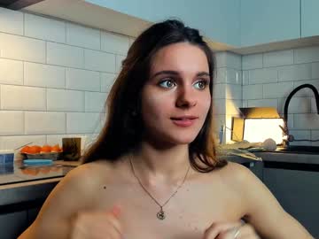 girl
        lorettadunnell cam image #6038711