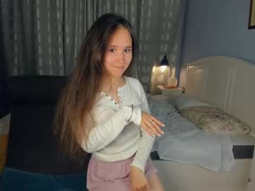 girl
        _firefly___ cam image #2008880