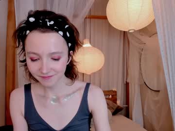 girl
        hailiemills cam image #178611