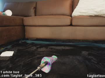 girl
        taylor_love_303 cam image #1367004