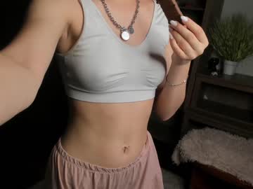 girl
        alwways_haappy cam image #2122732