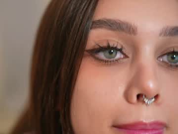 girl
        karina_amiri cam image #4843267