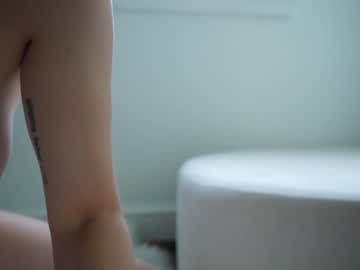 girl
        ellaa91 cam image #5140521
