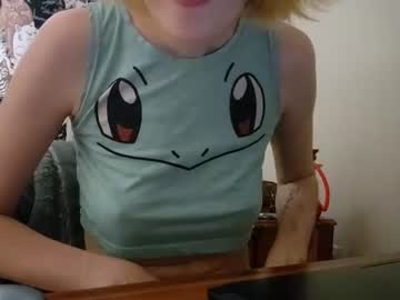girl
        dumbemoloo cam image #2442142