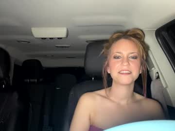 girl
        mezzy69 cam image #6157335