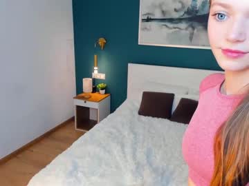 girl
        mia_sea_ cam image #4211117