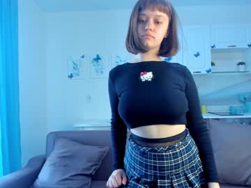 girl
        heathercarols cam image #1767920