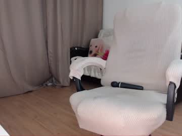 girl
        foxydiamond2020 cam image #2380946