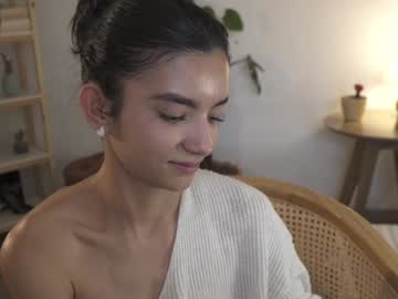 girl
        urcutelinda cam image #4715336