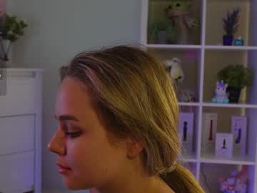 girl
        molly__meow cam image #4681110