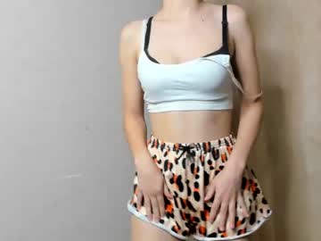 girl
        gloria_mooree cam image #2285859