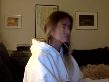 girl
        yogagirl777 cam image #3812231