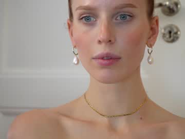 girl
        ellaa91 cam image #166520