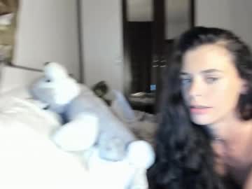 girl
        abbybunnyy cam image #2043769