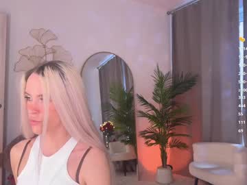 girl
        blush_mikki cam image #6884352