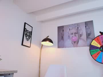 girl
        missniley cam image #6821841