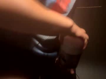 girl
        universethadon cam image #4358541