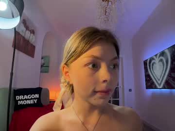 girl
        deva_alice cam image #6208879