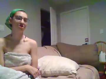 girl
        dommeathena cam image #270348