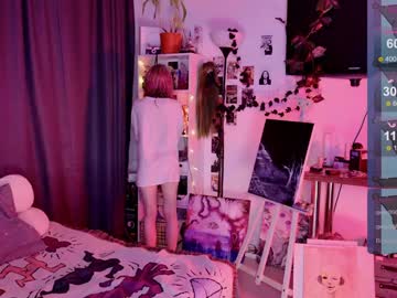girl
        lollyshy__ cam image #5501308