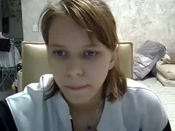 girl
        the_partisan cam image #3850302