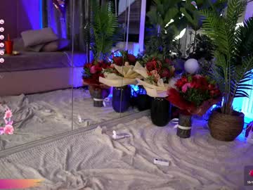 girl
        serene_sophiex cam image #5581347