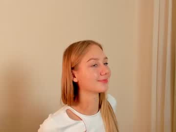 girl
        alexlacey cam image #2727891