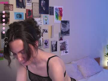 girl
        daisy_mint cam image #1288831