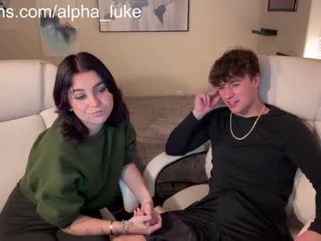 couple
        alpha_luke cam image #3195505