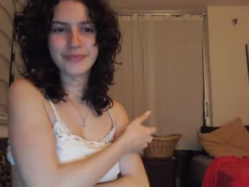 girl
        frenchava cam image #1487034