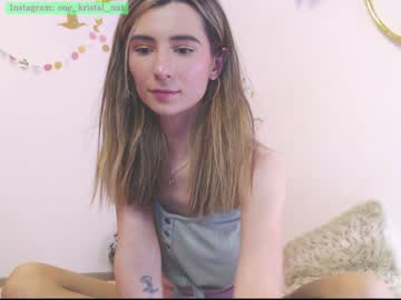 girl
        crystalnut cam image #670636