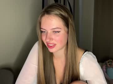 girl
        kiramystery cam image #4513780