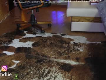 girl
        bestblondiiecb cam image #1462223