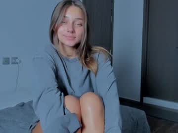 girl
        eleonora_linn_ cam image #6035608