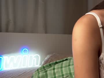 girl
        cassandra_diaz cam image #5050386