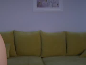 girl
        girl_next_door19 cam image #6703276